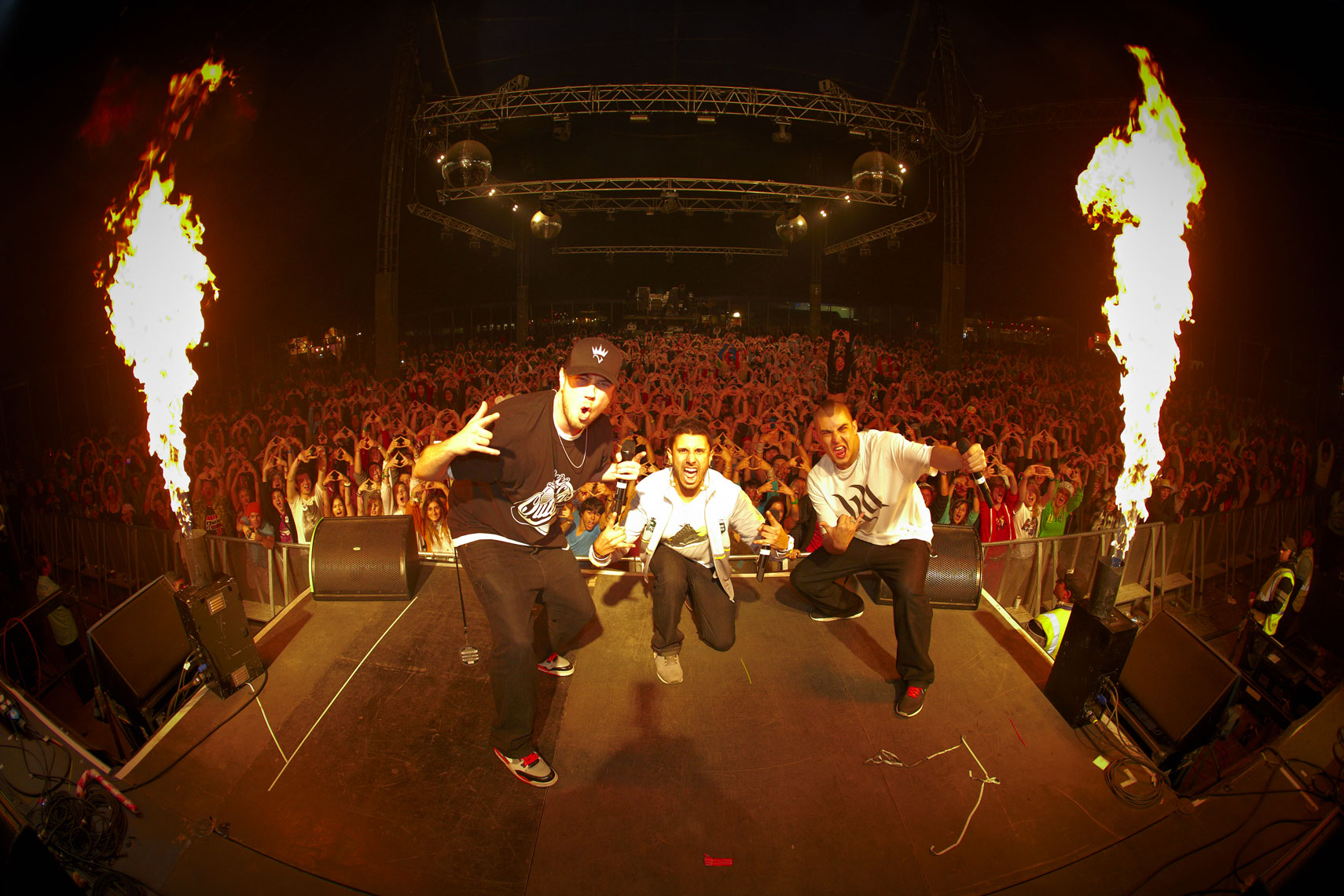 BLISS N ESO SPLENDOR IN THE GRASS.jpg